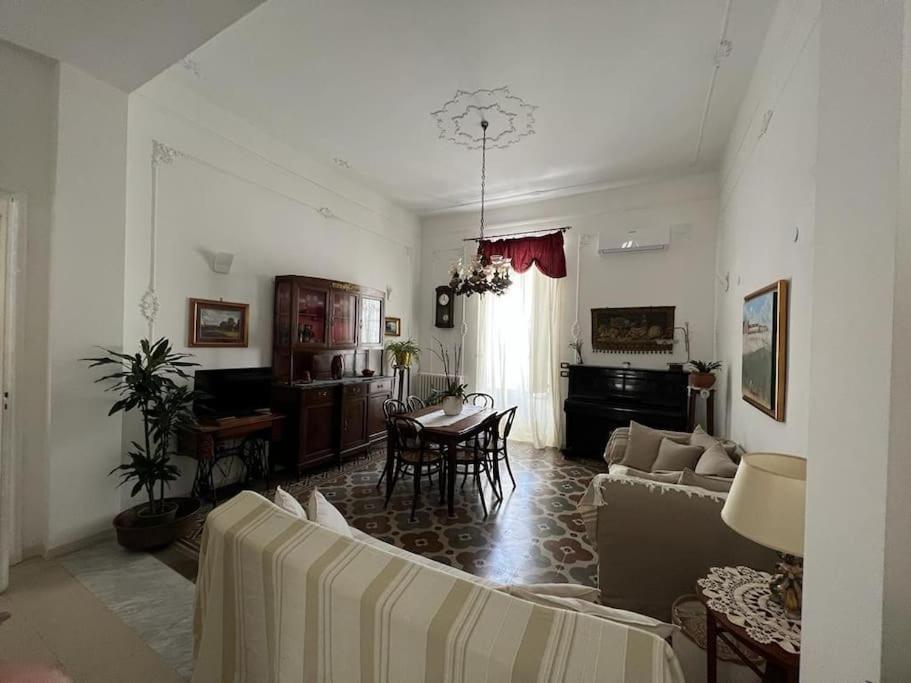 Lux Domus Apartment Bari Buitenkant foto