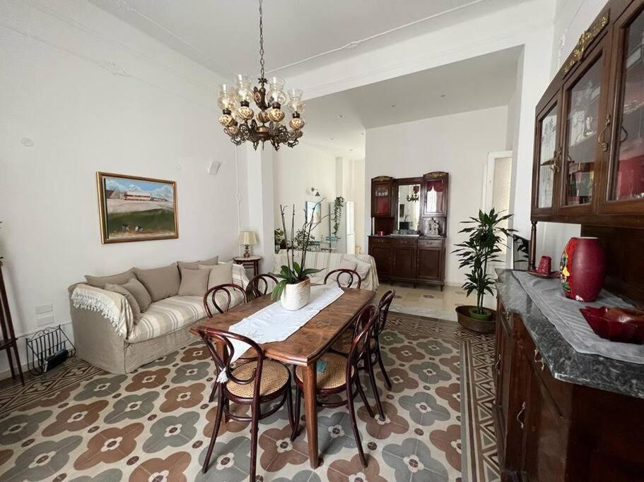 Lux Domus Apartment Bari Buitenkant foto