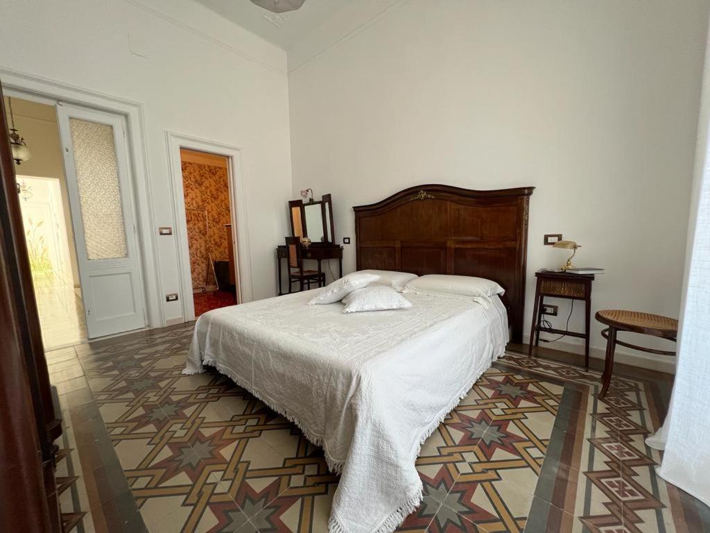 Lux Domus Apartment Bari Buitenkant foto